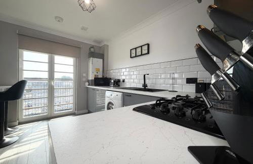Bathgate Penthouse near Edinburgh - Photo 10