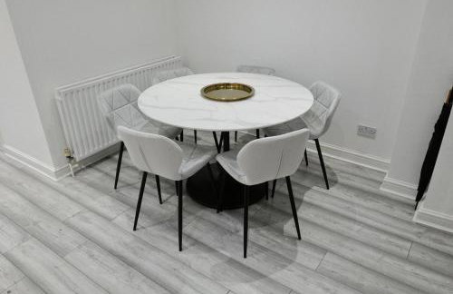 Luxury home in prime location Steps from WoodGreen - Foto 30