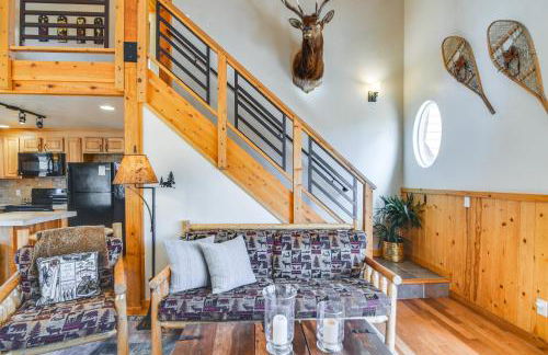 Private Wooded Escape with Scenic Decks in Jefferson - Foto 8