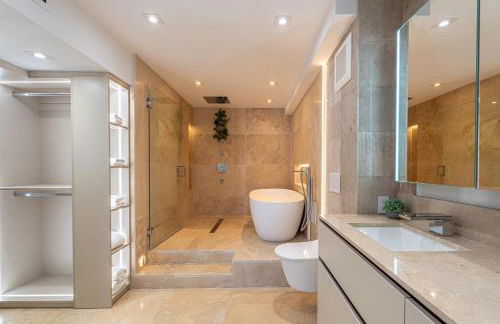 Amazing Ocean and 1 Hotel pool Views 2BR 3BA w Balcony - Foto 17