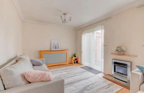 Cosy 3BR Home in Redditch - Sleeps 6 - Foto 1