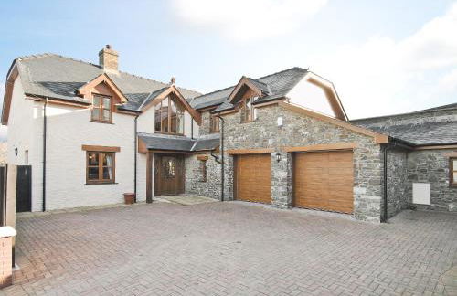 Magnolia Cottage - Photo 1