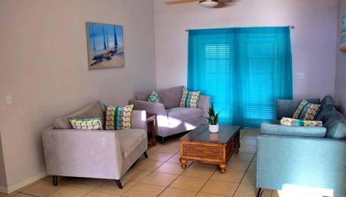 Spacious 4-bedroom 2-bath Abode - Foto 2