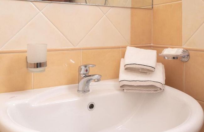 Stylish Residence Le Fontane 2 Bed Apartment Sleeps 6-7 - Photo 19