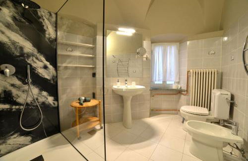 Nick House - Photo 4