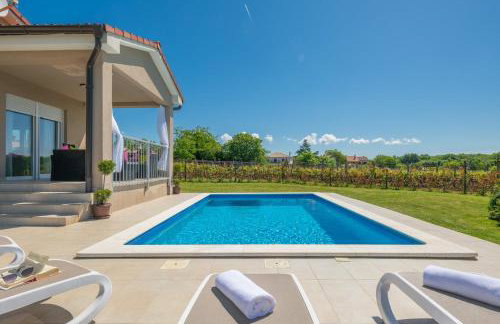 Family holiday house with private pool and playground - Foto 34