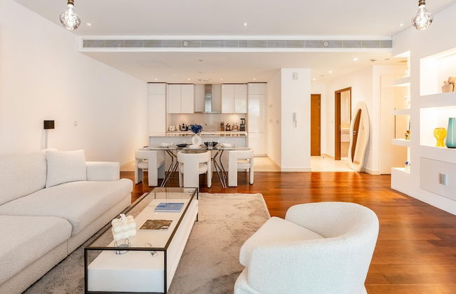 Trendy City Walk Living w Pool View Balcony - Photo 11