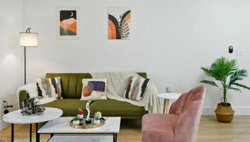 CozySuites Glendale by the stadium with pool 10 - Foto 1