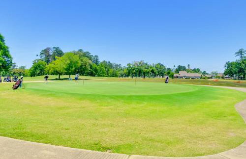 Springfield Studio Rental w/ Golf Course View! - Foto 31