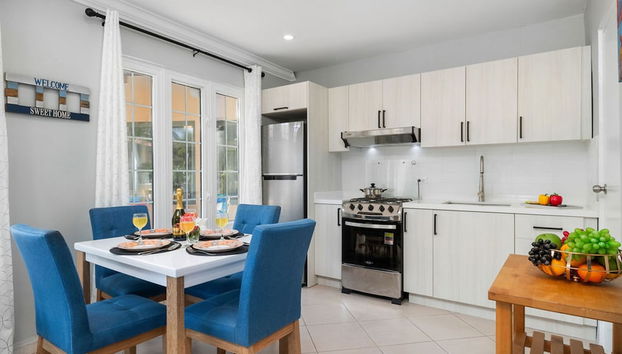 Newly Renovated Queen Bed Studio Loft Palmbeach - Foto 2, Habitación