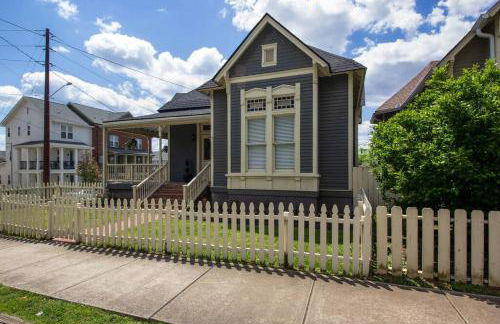 Historic Pet-Friendly Stay Near Broadway w Fire Pit - Foto 22