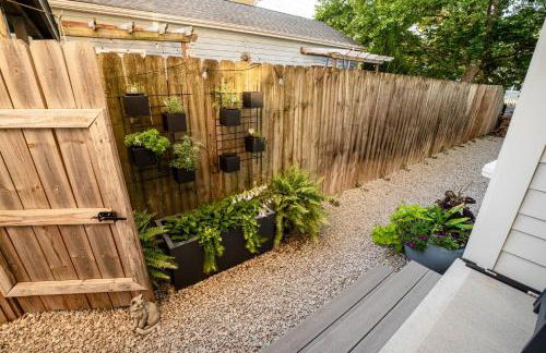 3 bed 3 bath Modern Luxury Home with Hot Tub and Rooftop Patio - Foto 45