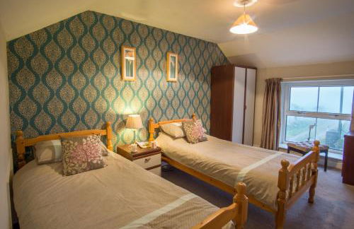 Mynydd Crwn Bach Clynderwen - Foto 2