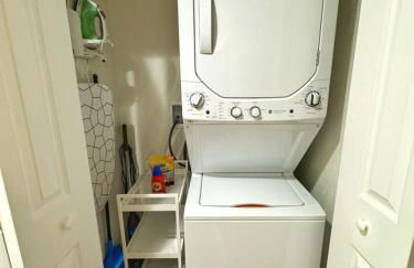 *NEW* Gorgeous Sunshine - 2BD/1BA - Private Fenced Backyard! - Photo 4