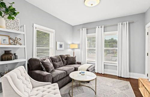 Fresh, Contemporary 2BR Home in Downtown Royal Oak - Photo 7