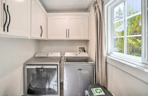 Chic Lake House with Furnished Deck and Hot Tub! - Foto 23