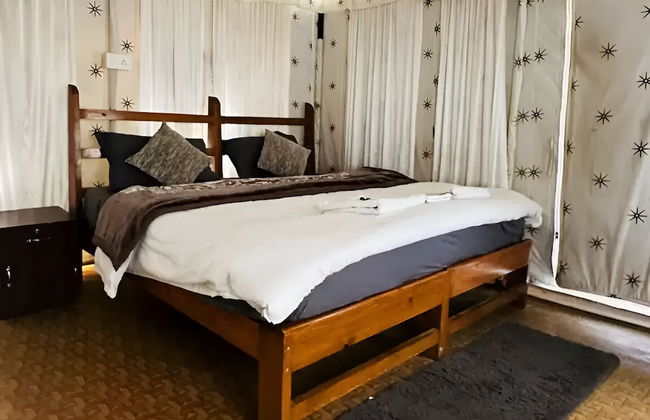 Hollywood Camps and Restaurant Bir - Foto 9