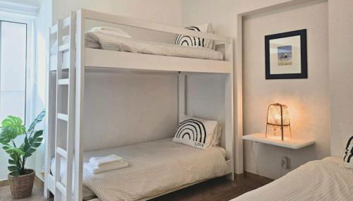 Beach House on Faro Island with a Dreamy Terrace and 7 Beds for the Perfect Escape - Foto 5, towels