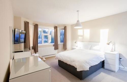 Luxury 2 Bedroom Apartment in Peaceful Location - Foto 1