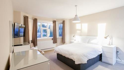 Luxury 2 Bedroom Apartment in Peaceful Location - Foto 1