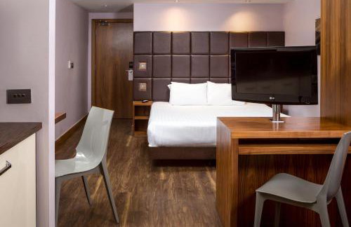 Roomzzz Leeds City - Foto 11