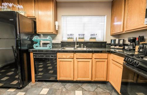 Private Oasis with Pool - Foto 36