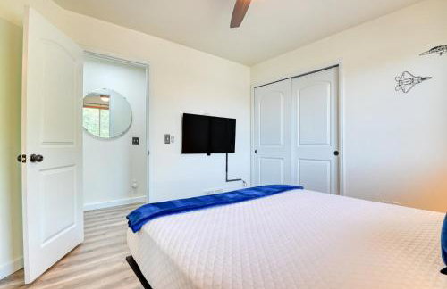 FlightDeck HotTub Fireplace NearAirport FamilyHome - Foto 33