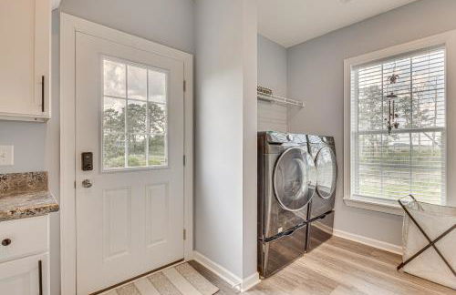 Private Beach and Deck Bayfront Home in Hayes! - Foto 24