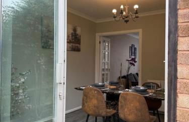 Charming 3 BR - NEC HS2- Long Stays Wifi Parking Airport - Foto 6