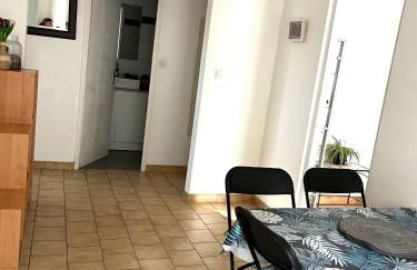 Appartement de 80m2 aux portes de Lyon avec ascenseur, balcon, parking - Foto 2