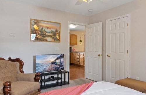 Modern Bungalow Home with Mid-Century Flair - Photo 19