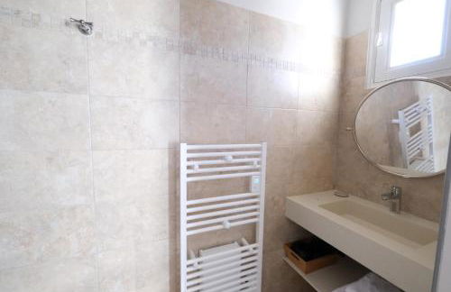 vacation rental with pool and poolhouse, close to arles in moulès- sleeps 8 - Foto 29