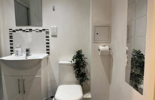 Apartment near Luton Airport, Train Station & Football Club - Foto 4