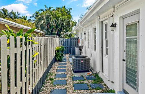 Stylish Tropical Key West Home - Private Yard, Free Parking & Laundry - Foto 20