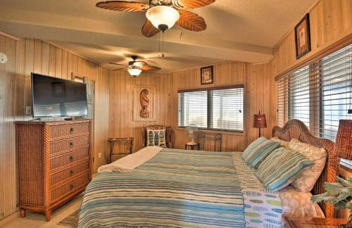 Chic Home: Ocean Views, Hot Tub & Game Room! - Foto 21