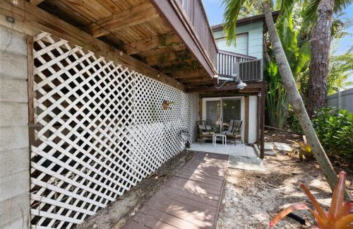 Gulf Access Waterfront Oasis with Heated Pool! Near Beach & Mercato! - Foto 13