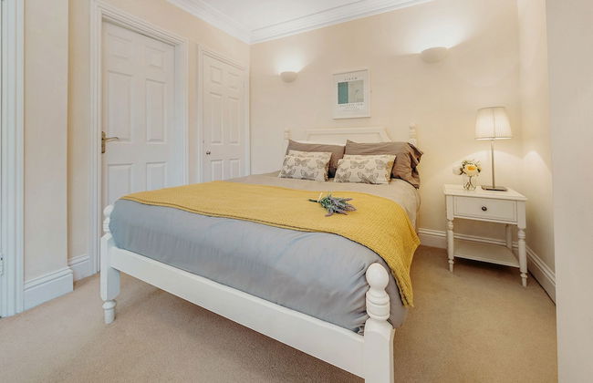 Douglas House - Photo 5