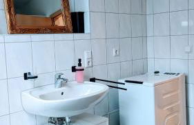 Rooftop Art Apartment, E-Roller,Ausblick,WLAN,TV, Netflix - Foto 33