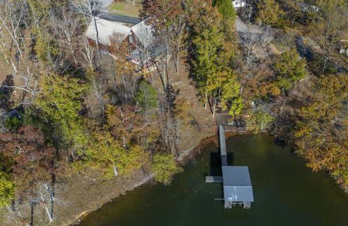 Luxury Lake House w Dock & Game Room - Photo 54