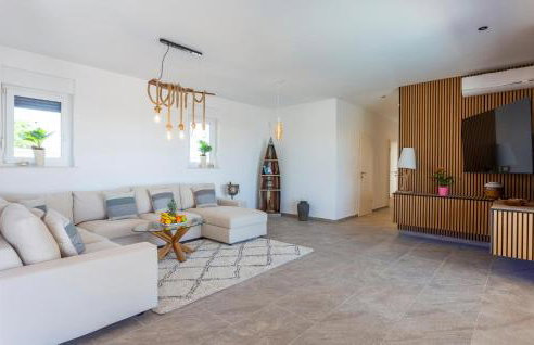 4 Bedroom Cozy Home In Marcana - Foto 23