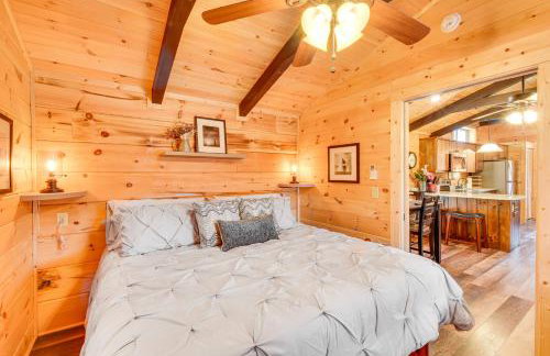 Waterfront Seneca Cabin about 4 Mi to Boat Launch! - Foto 16