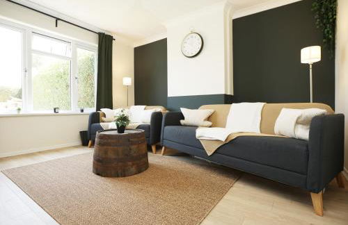 Homely ! Perfect for Contractors and Guests with Private off street parking - Foto 7