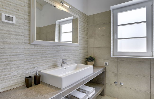 Modern Villa Histria With Pool and View - Photo 15