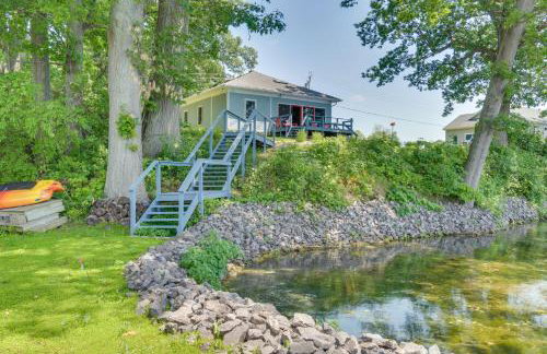 Waterfront Getaway on Sodus Bay Prime Location! - Foto 4