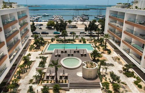 Del Mar Apartment - BT - Photo 1