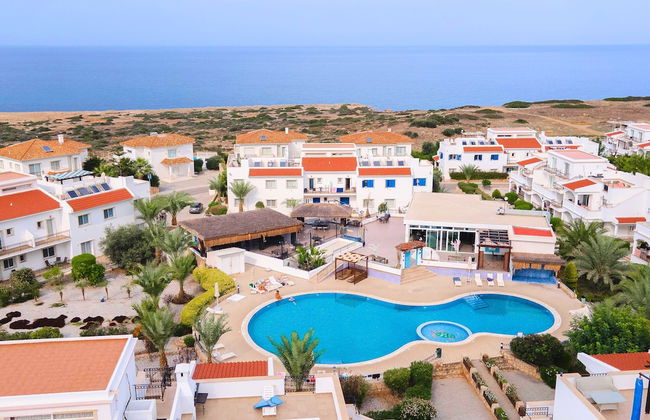 Modern Studio Apartment With Lovely sea View - Photo 1