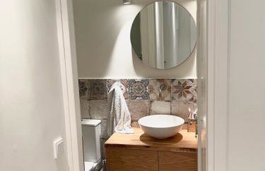 Architect designed house with pool and private beach - Photo 16