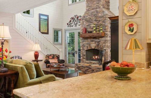 Cashiers Lux Mountain Home - Large Fire Pit - Foto 8