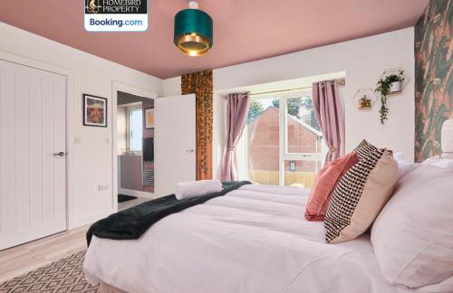 Spacious 4BDR House By Homebird Property Management Short Lets & Serviced Accommodation Leeds With Private Parking & Garden - Foto 26