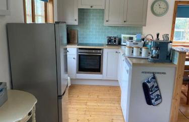 Riverside Cottage with balcony and fishing jetty - Foto 3